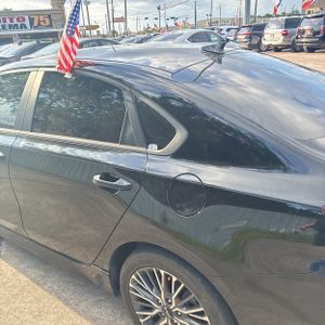 KIA FORTE GT-LINE - 6