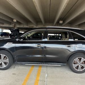 صورة 4 لـ 2017 Acura MDX SH-AWD