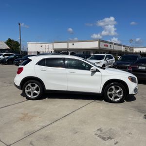 MERCEDES-BENZ GLA-CLASS - 10