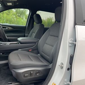 2025 Chevrolet TRAVERSE LT — миниатюра 32