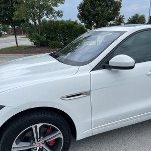 2017 Jaguar F-PACE S — фото 2