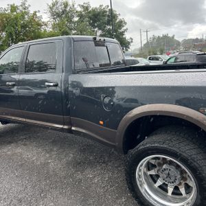 2017 RAM 3500 LARAMIE photo 6