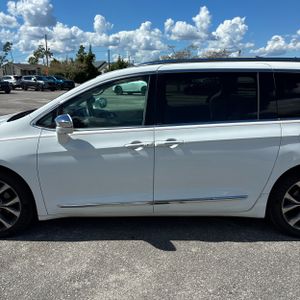 2017 Chrysler PACIFICA LIMITED — фото 3