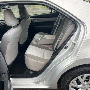 2017 Toyota COROLLA LE thumbnail 34