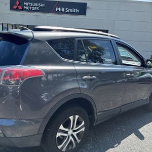 2016 Toyota RAV4 LE — фото 9