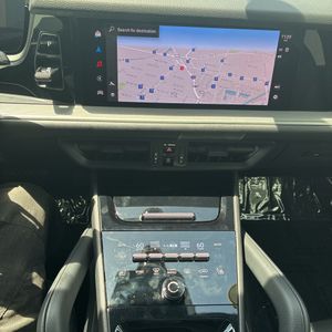 2025 Porsche CAYENNE thumbnail 37