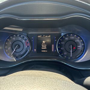 2016 Chrysler 200 S — миниатюра 38
