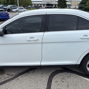 FORD TAURUS SE - 4