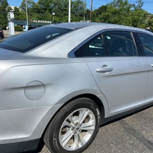 FORD TAURUS SEL - 9
