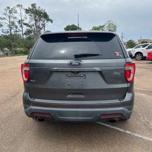 FORD EXPLORER XLT - 7