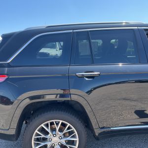 2022 JEEP GRAND CHEROKEE SUMMIT photo 9