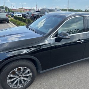 2026 Mercedes-BENZ GLC photo 2