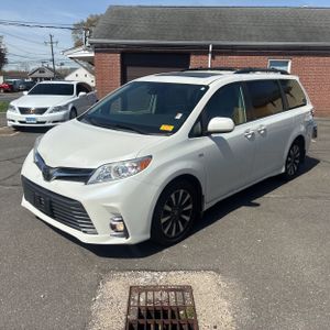 TOYOTA SIENNA - 1