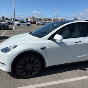 TESLA MODEL Y LONG RANGE - 2