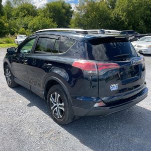صورة 5 لـ 2017 Toyota RAV4 LE