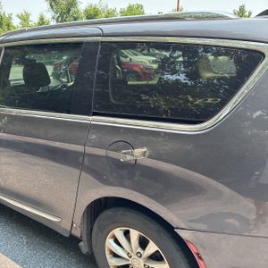 2019 Chrysler PACIFICA TOURING L photo 5