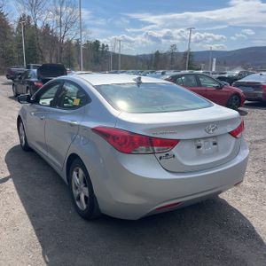 HYUNDAI ELANTRA GLS - 4