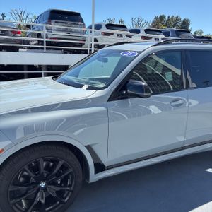 صورة 2 لـ 2025 BMW X7 M60I