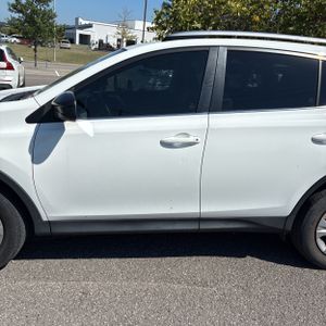 2014 Toyota RAV4 LE — фото 4