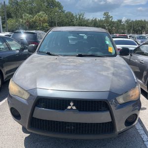 2010 Mitsubishi OUTLANDER ES thumbnail 14