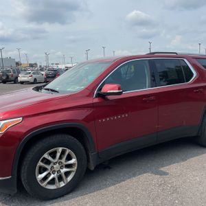 2018 Chevrolet TRAVERSE LT CLOTH — фото 2