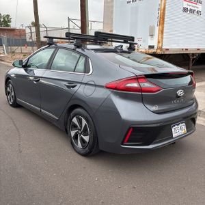 HYUNDAI IONIQ HYBRID SEL - 5