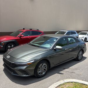 صورة 3 لـ 2024 Hyundai ELANTRA SEL