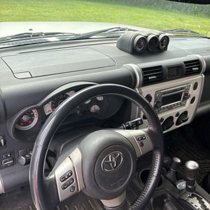 صورة 40 لـ 2013 Toyota FJ CRUISER BASE