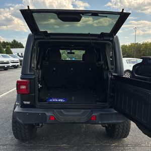 2018 JEEP WRANGLER UNLIMITED SAHARA 照片 42