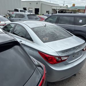 HYUNDAI SONATA GLS - 3