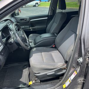 صورة مصغرة 32 لـ 2017 Toyota HIGHLANDER LE