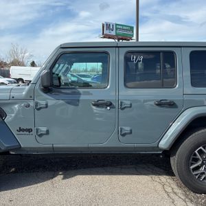 JEEP WRANGLER 4-DOOR SAHARA 4X4 - 4