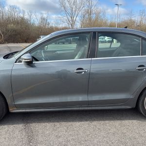 VOLKSWAGEN JETTA GLI PZEV - 4