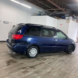 TOYOTA SIENNA - 10