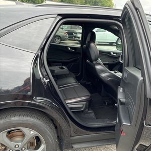 صورة 35 لـ 2023 FORD ESCAPE ST-LINE