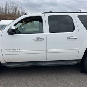 CHEVROLET SUBURBAN - 4
