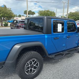 صورة 9 لـ 2025 JEEP GLADIATOR RUBICON