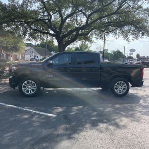 2021 Chevrolet SILVERADO 1500 LT — фото 3