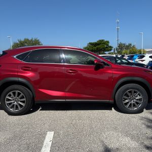 صورة 10 لـ 2021 Lexus NX 300 BASE