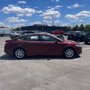 FORD FUSION SE - 10