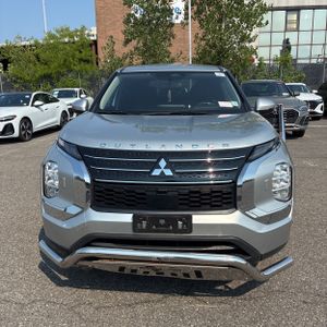 صورة 14 لـ 2023 Mitsubishi OUTLANDER ES