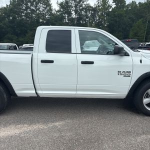 2024 RAM 1500 CLASSIC SLT — миниатюра 11