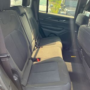 2025 JEEP GRAND CHEROKEE LAREDO — миниатюра 32