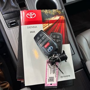2025 Toyota SIENNA XLE 8-PASSENGER 照片 56
