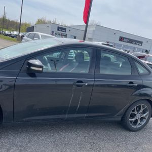 FORD FOCUS SE - 4