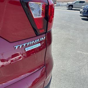 2019 FORD ESCAPE TITANIUM — миниатюра 23