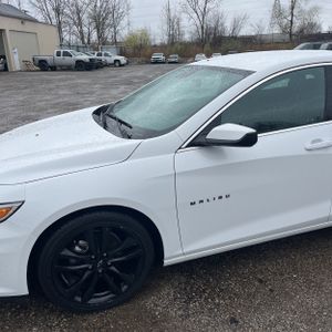 CHEVROLET MALIBU 1LT - 2