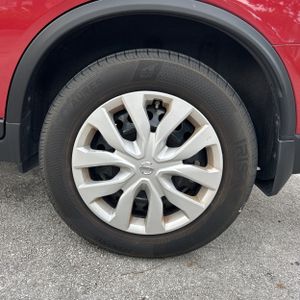 2016 Nissan ROGUE S — миниатюра 18