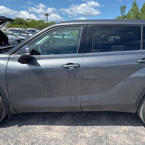 2022 Toyota HIGHLANDER L photo 4