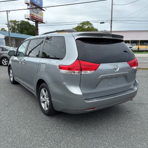 TOYOTA SIENNA - 5